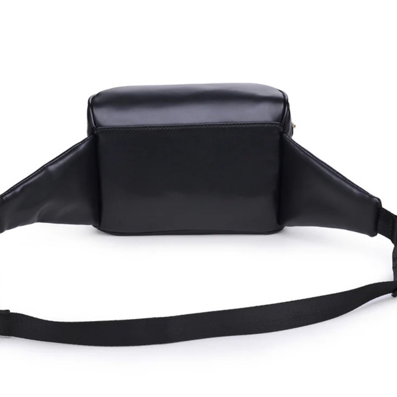 NWOT Urban Expresssions Black Hawthorn Perforated Belt Bag. - Picture 4 of 13